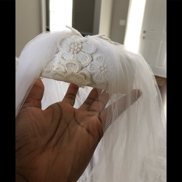 Vintage House of Bianchi Wedding Veil - Picture 3 of 5